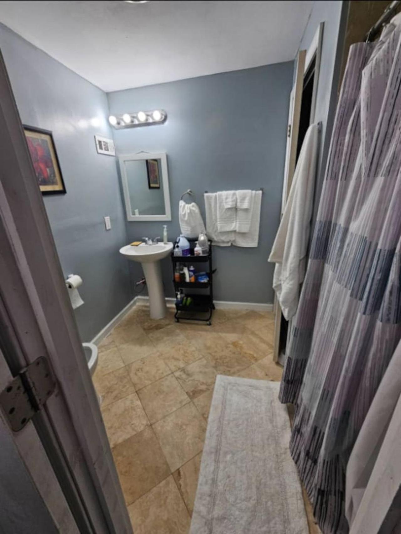 Private Entrance Full Kitchen 2 Bedroom Apartment Fredericksburg Exterior photo